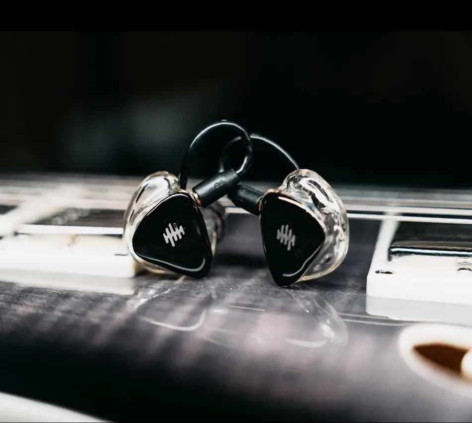 WAVS Custom: At-Home 3D Ear Scanning and Sound Quality Review
